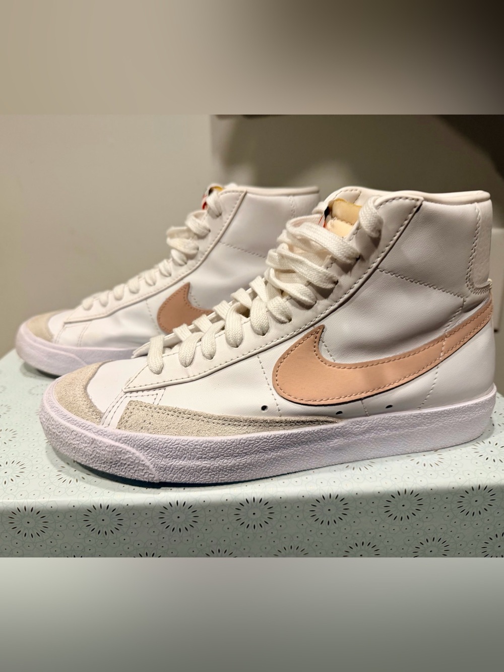 Nike Women’s Blazer Mid High Top White with Pink Swoosh- SIZE 8